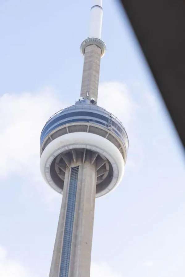 Lux 2Br 1Ba Steps To Cn Tower W Parking Included Villa Toronto